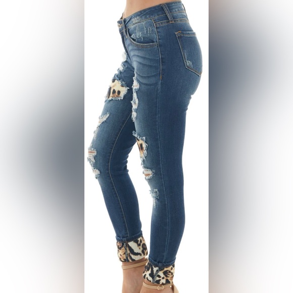 NWT: KanCan-Midwash skinny jeans with leopard cuffed hem & patches SZ 3/25 - Picture 3 of 5
